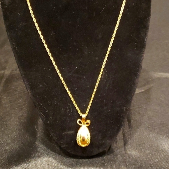 Joan Rivers Gold Egg Pendant - Picture 1 of 5